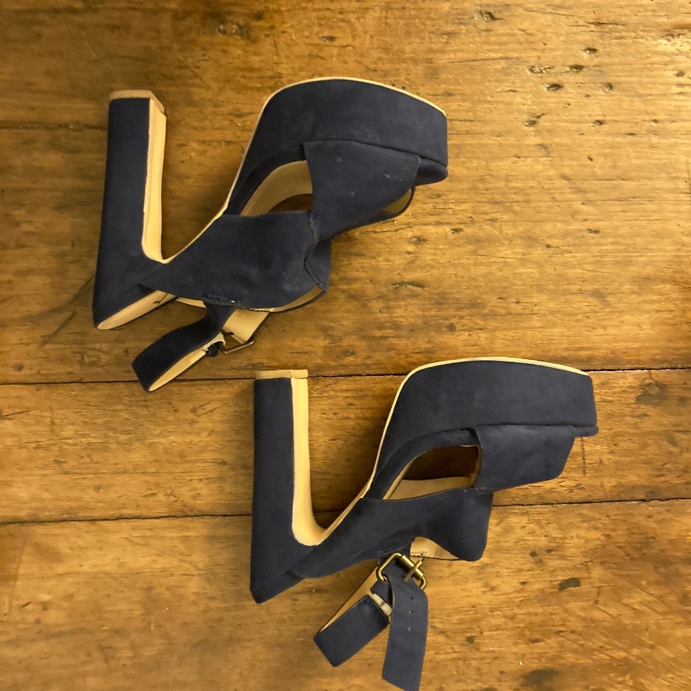 YDN gorgeous navy suede platform sandals